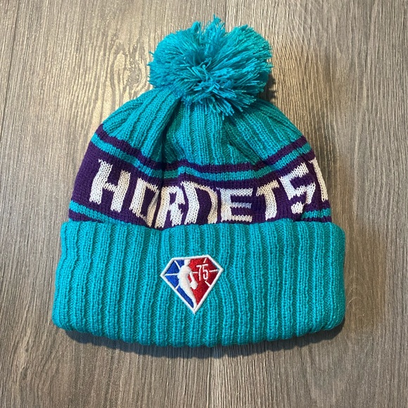 Charolette Hornets NBA Benaie - Picture 2 of 2